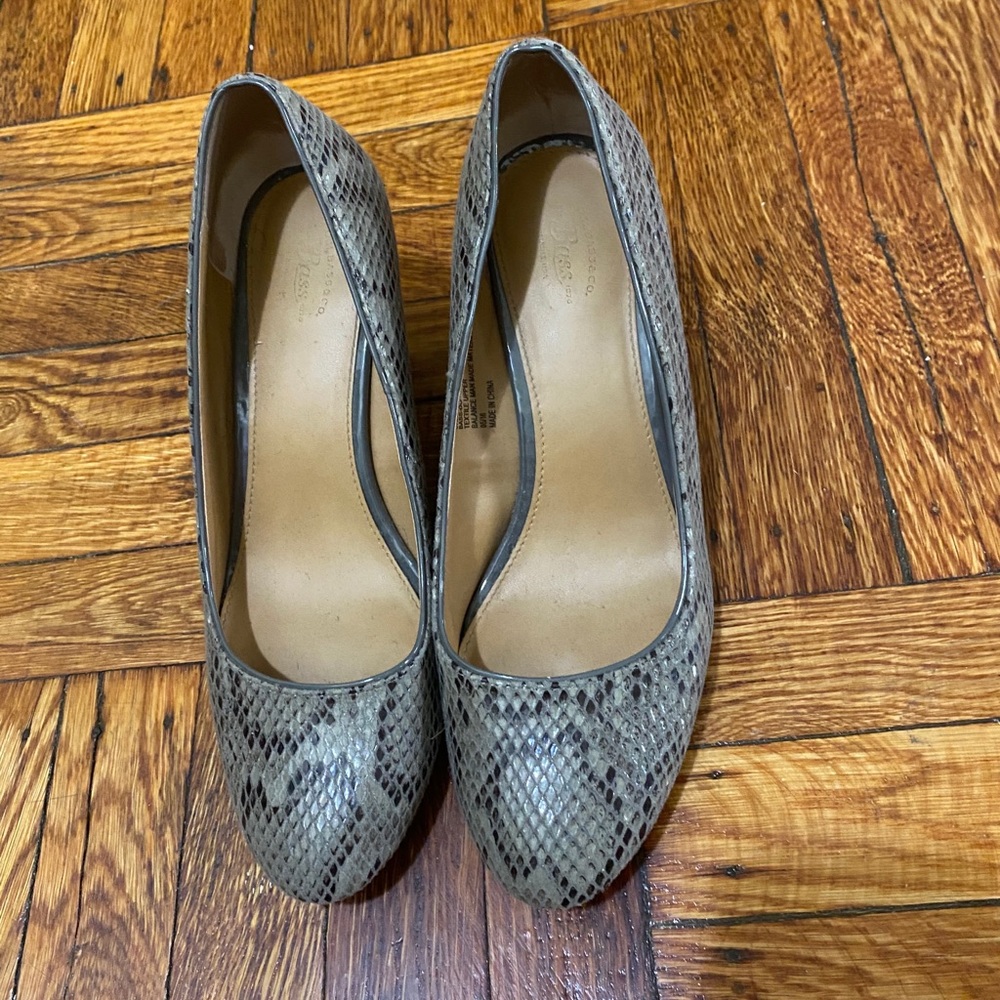 Bass snake skin wedges